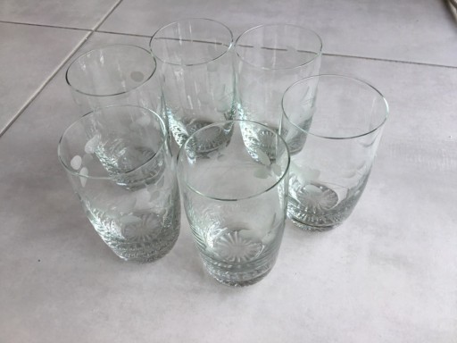 Zdjęcie oferty: szklanki lub literatki ze szlifowanym wzor