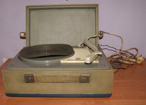 Zdjęcie oferty: Stary gramofon FONICA PRL