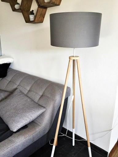 Zdjęcie oferty: LAMPA TRÓJNÓG,  tripod, walec, podłogowa, 0235