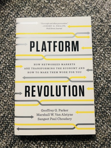 Zdjęcie oferty: Książka Platform Revolution (po angielsku)