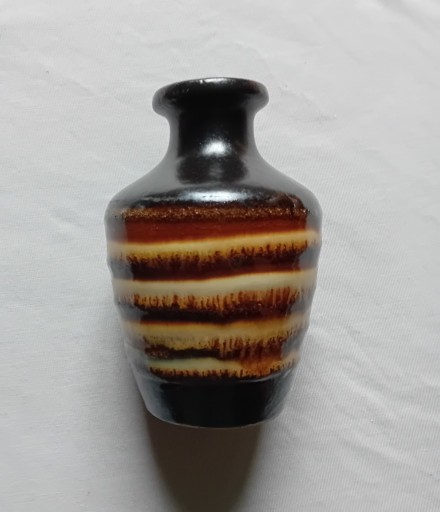 Zdjęcie oferty: Niemiecki wazonik  ceramiczny Fat Lava. 