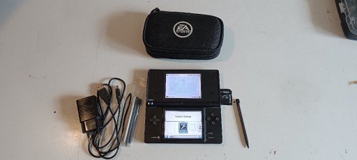 Zdjęcie oferty: Konsola Nintendo DSi + karta 4GB 