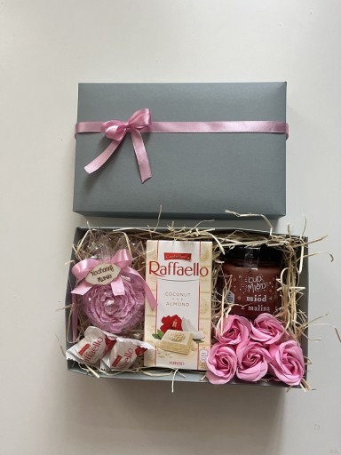 Zdjęcie oferty: duży box prezent dzień mamy miód świeca róże