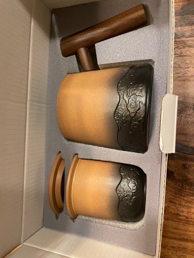 Zdjęcie oferty: 2 Ceramiczne kubki z pokrywką i sitkiem. 
