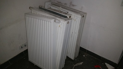 Zdjęcie oferty: grzejniki panelowe z termostatami różne rozmiary