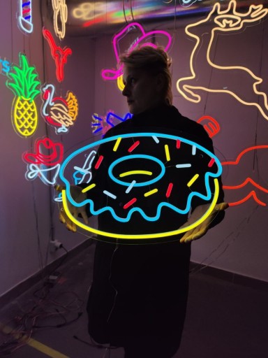 Zdjęcie oferty: Donut Neon Napis LED Ozdoba na Ścianę. Pączek.