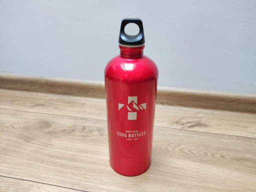 Zdjęcie oferty: Butelka aluminiowa SIGG Mountain Red 1L