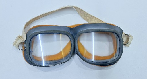 Zdjęcie oferty: Stare okulary PRL do użytku na motorze itp