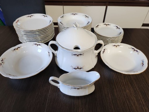 Zdjęcie oferty: Porcelana Chodzież KAMELIA 36 elementów 