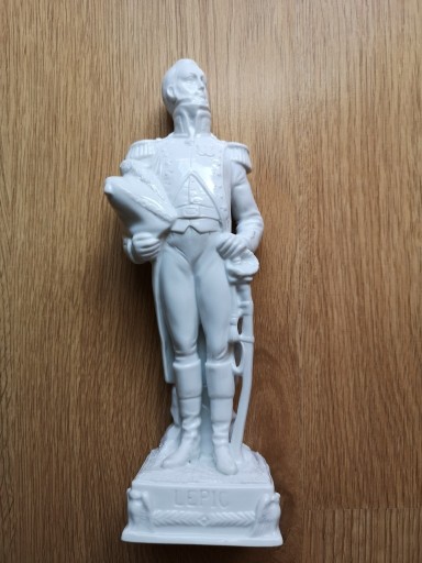 Zdjęcie oferty: Figurka porcelanowa Lepic - Generał Napoleoński