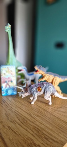 Zdjęcie oferty: Figurki dinozaur diplodok triceratops raptor