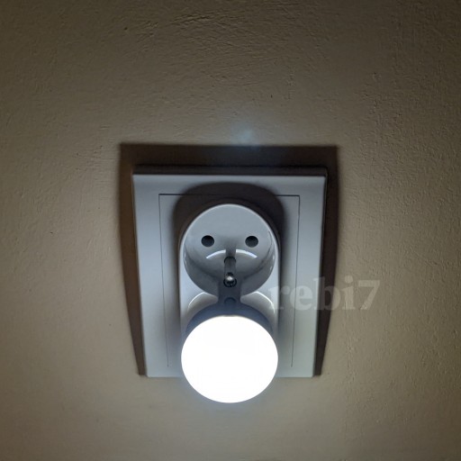 Zdjęcie oferty: IKEA nocna lampka LED czujnik światła do gniazdka