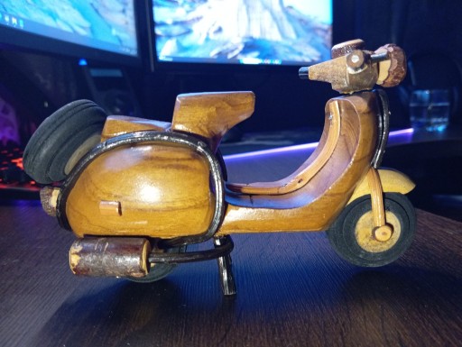 Zdjęcie oferty: skuter motocykl motor z drewna drewniany