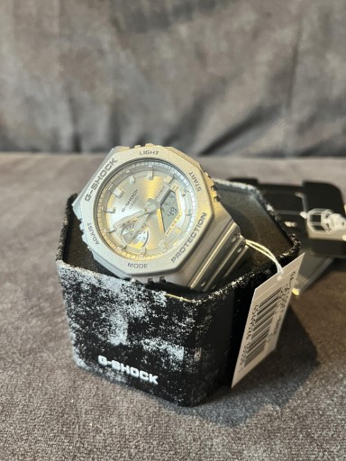 Zdjęcie oferty: Nowy zegarek G-shock GA-2100FF-8AER