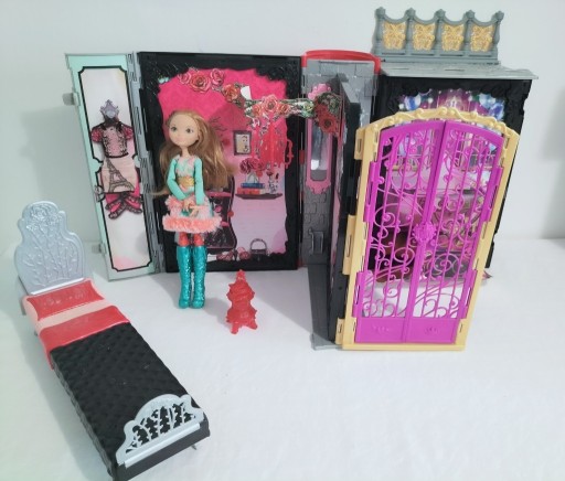 Zdjęcie oferty: lalka Ever After High magiczna księga + Lalka  