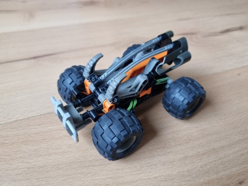 Zdjęcie oferty: LEGO Technic samochód terenowy 8468 Stone Buster