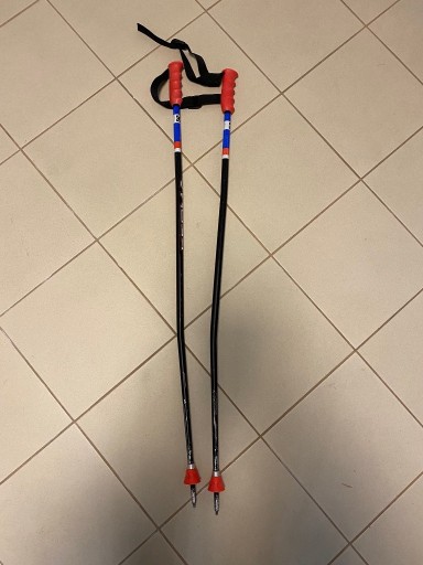 Zdjęcie oferty: Kijki narciarskie Kerma 105 cm