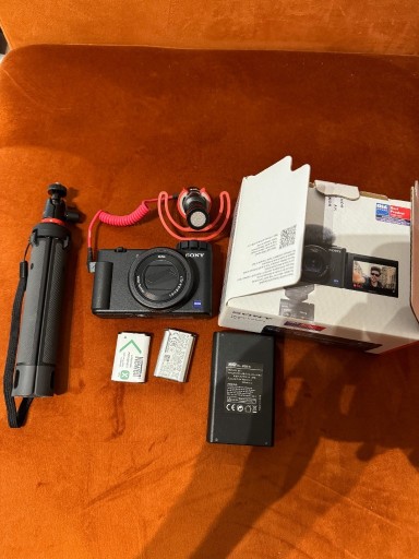 Zdjęcie oferty: Aparat Sony ZV-1 + Akcesoria - Do Vlogów/Youtube