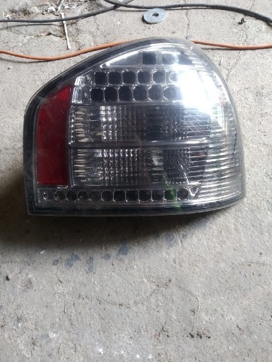 Zdjęcie oferty: LED lampa tył audi A3 8l prawa