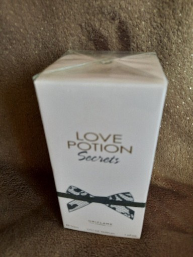 Zdjęcie oferty: Perfumy damskie Love Potion Secrets 50ml 