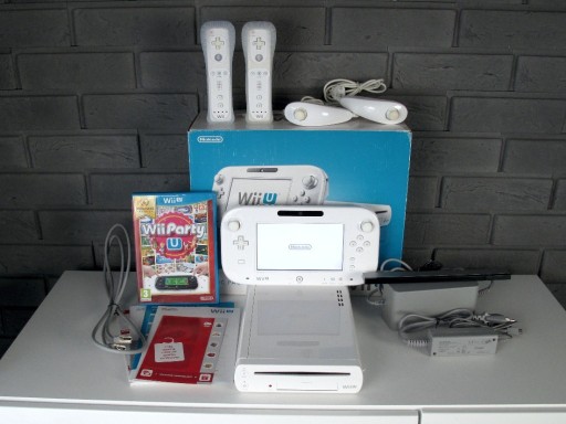 Zdjęcie oferty: Nintendo Wii + Gra + 2 kontrolery + 2 Nunchuck