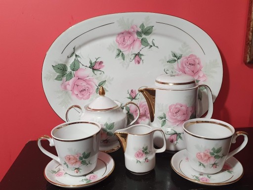 Zdjęcie oferty: Serwis śniadaniowy porcelana z Chodzieży róże