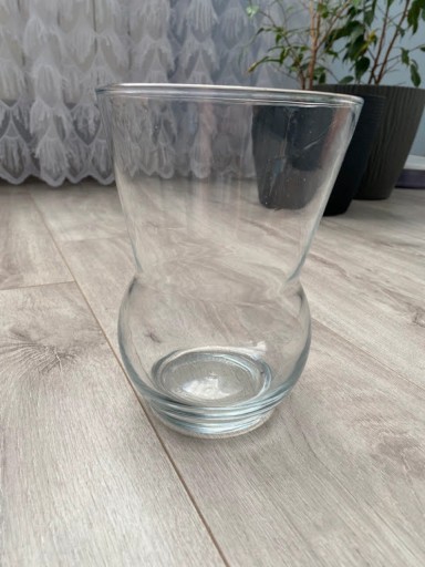 Zdjęcie oferty: Przezroczysty szklany wazon