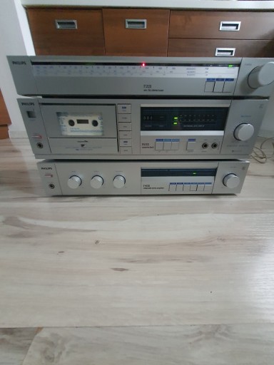 Zdjęcie oferty: Wieża stereo Phillips F4130/F6133/F2131 