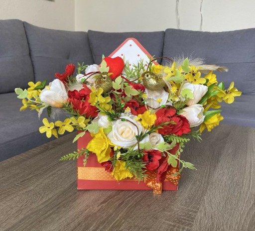 Zdjęcie oferty: Flower Box na Dzień Matki. Dekoracja Złote ptaszki