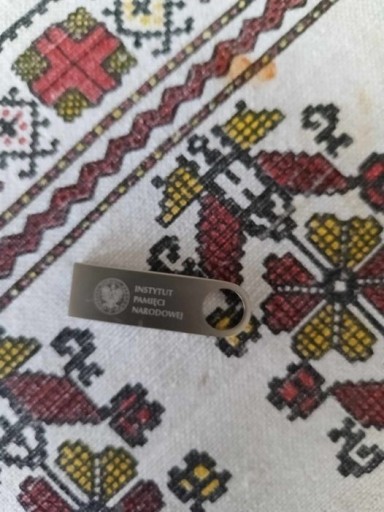 Zdjęcie oferty: Pendrive IPN Nowy