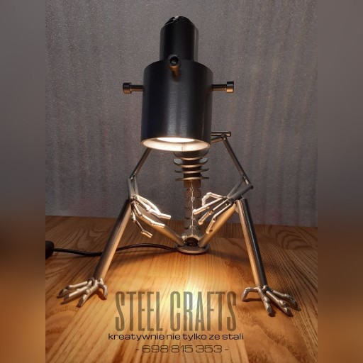 Zdjęcie oferty: lampka ze stali typu "Alien"