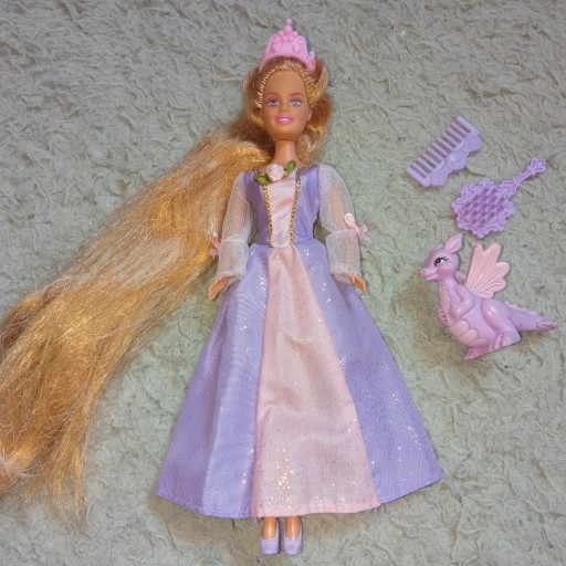 Zdjęcie oferty: Lalka Barbie seria Mini Kingdom Roszpunka