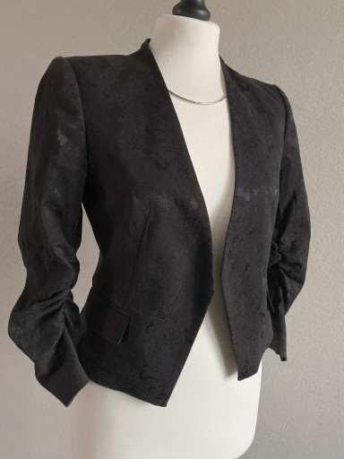 Zdjęcie oferty: Czarna żakardowa marynarka damska drapowane rękawy do sukienki wiskoza