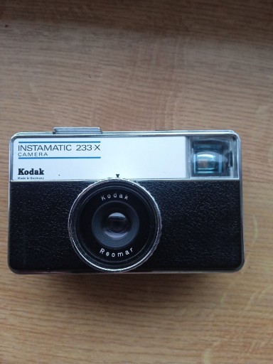 Zdjęcie oferty: KODAK INSTAMATIC 233-X CAMERA- ładny stan