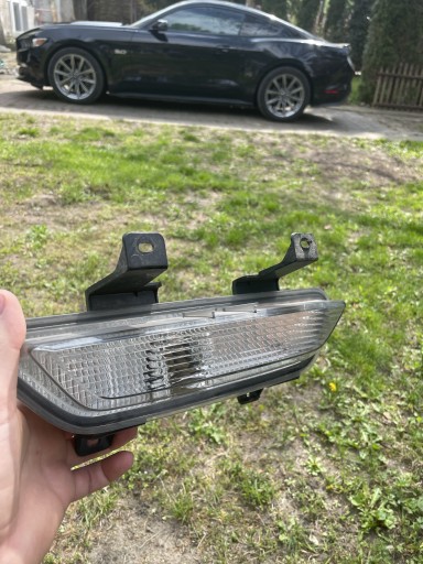 Zdjęcie oferty: Lampa tył wsteczny fr3b-15500-a ford mustang 2015