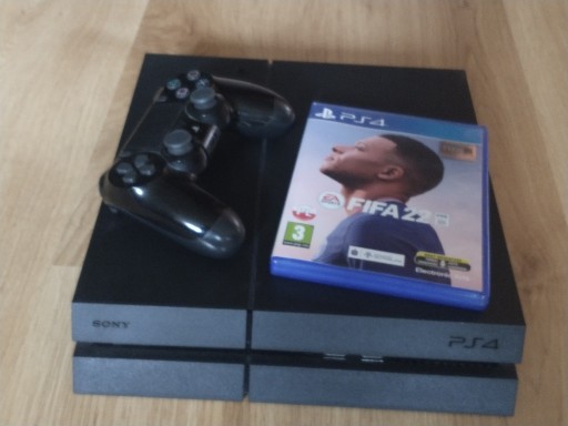 Zdjęcie oferty: Konsola Sony Playstation4 S plus Pad i gra FIFA22
