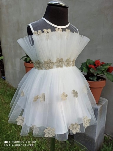 Zdjęcie oferty: Bajkowa sukieneczka dla dziewczynki (r.80-86)