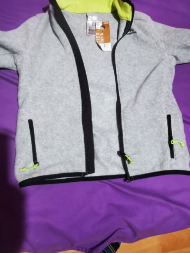 Zdjęcie oferty: Bluza dziecięca Decathlon 