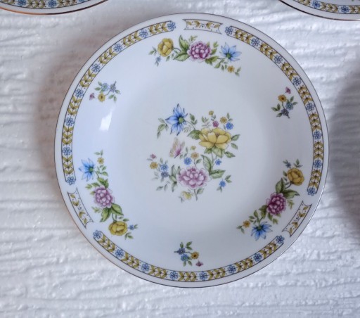 Zdjęcie oferty: 5 talerzyków z chińskiej porcelany, 19 cm 