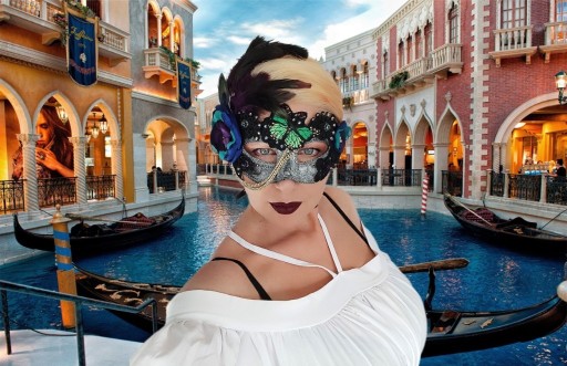 Zdjęcie oferty: Maska karnawałowa maskaradowa wenecka damska pióra