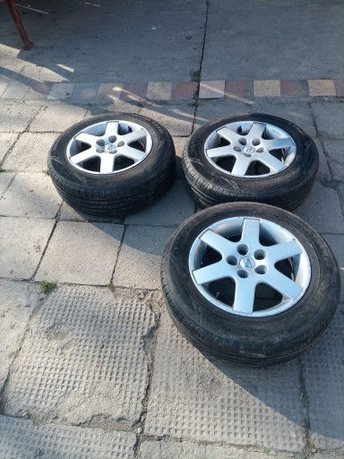 Zdjęcie oferty: Alufelgi MSW, 15' z oponami Nokian 195/65R15 