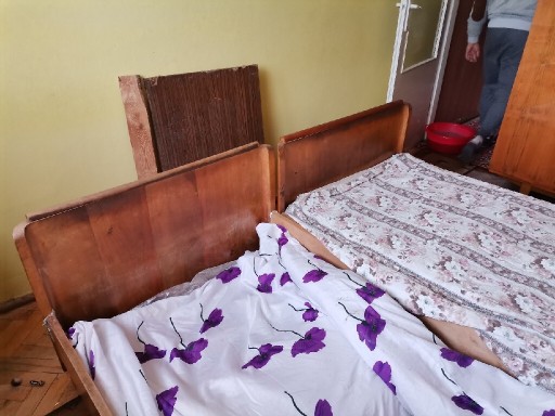 Zdjęcie oferty: Stare drewniane łóżka plus szafeczki nocne