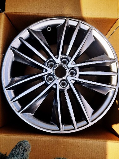 Zdjęcie oferty: Felga aluminiowa 18'' srebrna Ford Mondeo 2014-