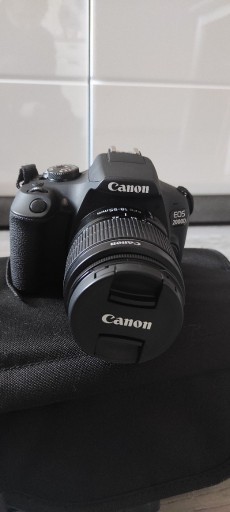 Zdjęcie oferty: Canon EOS 2000d