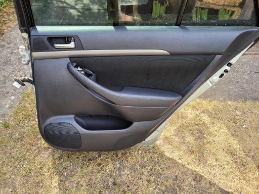 Zdjęcie oferty: Boczek drzwi Tyota Avensis T25 Kombi Polift.