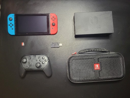 Zdjęcie oferty: Nintendo Switch V2 (HAC-001(-01)) + Pro Controller + ETUI + 256GB Karta