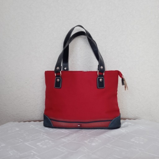 Zdjęcie oferty: Tommy Hilfiger torebka do ręki lub na ramię stan idealny 
