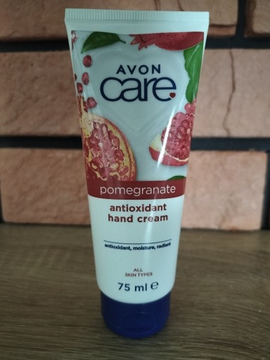 Zdjęcie oferty: AVON Nawilżający Krem do Rąk Soczysty Granat