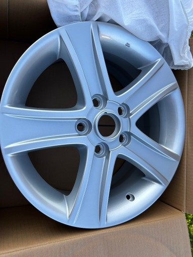 Zdjęcie oferty: Oryginalne felgi Mazda - 16 - Nowe w kartonach- cena za komplet