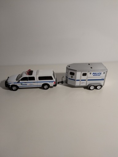 Zdjęcie oferty: Greenlight 2014 Ram 1500 NYPD and Horse Trailer